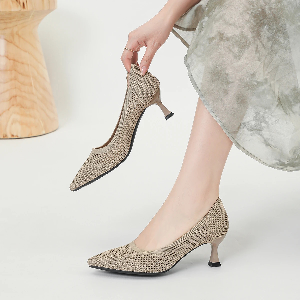 Large Womens Summer High Heels Mesh Breathable Knitted Non slip Rubber Sole Fashion Soft Lightweight Pointed Shoes 260306