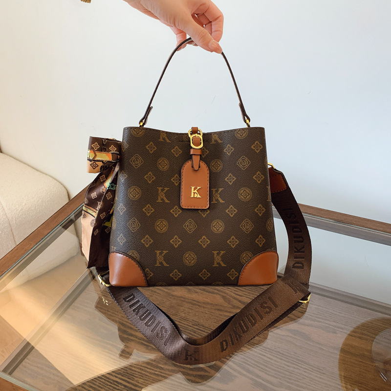 LUYIMAIDIER 2026 Hot Printed Versatile Fashion Designer Tote Bag Large Capacity Casual Retro Women's Shoulder Bag