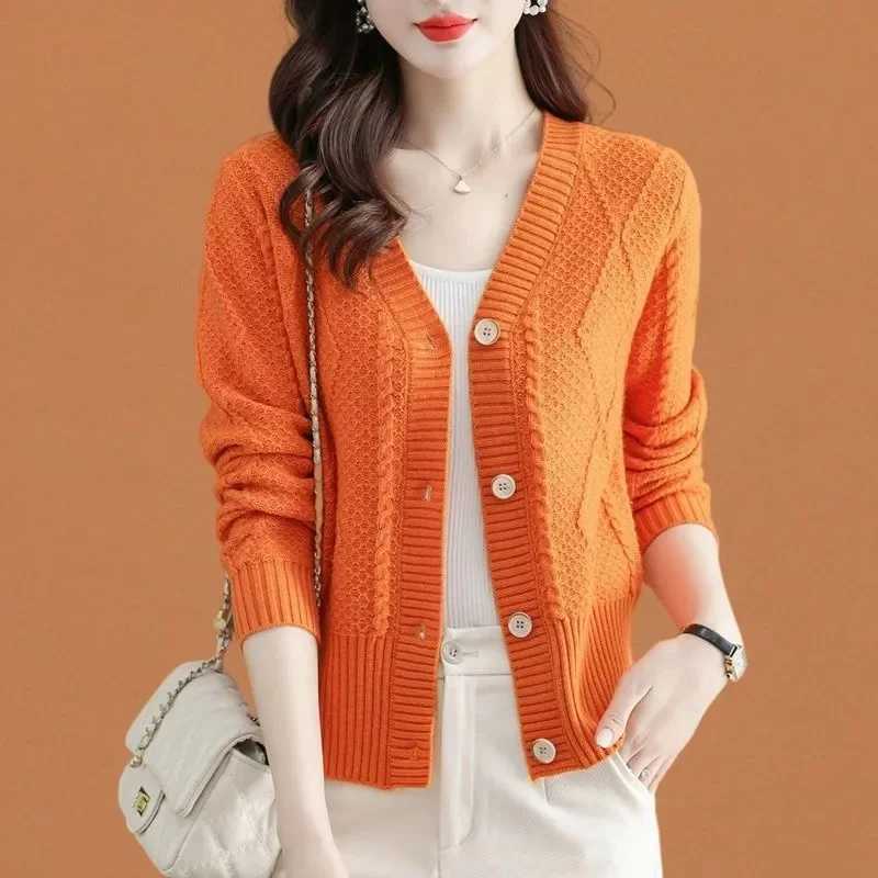 Spring Female Versatile Cardigan Knit Jacket New Ladies Xiaoxiangfeng V-neck Sweater Coat Women Fashion Short Knitwear Outerwear M260306