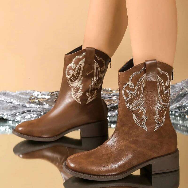 Embroidered thread boots for women in autumn winter of 2025, with a stylish and comfortable midsole design
