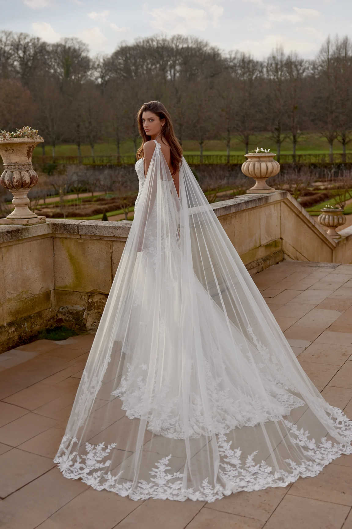 Wedding Customized Wraps Shawl Capes Long Train Lace Edge Appliques Bridal Cloaks Custom Made Jackets