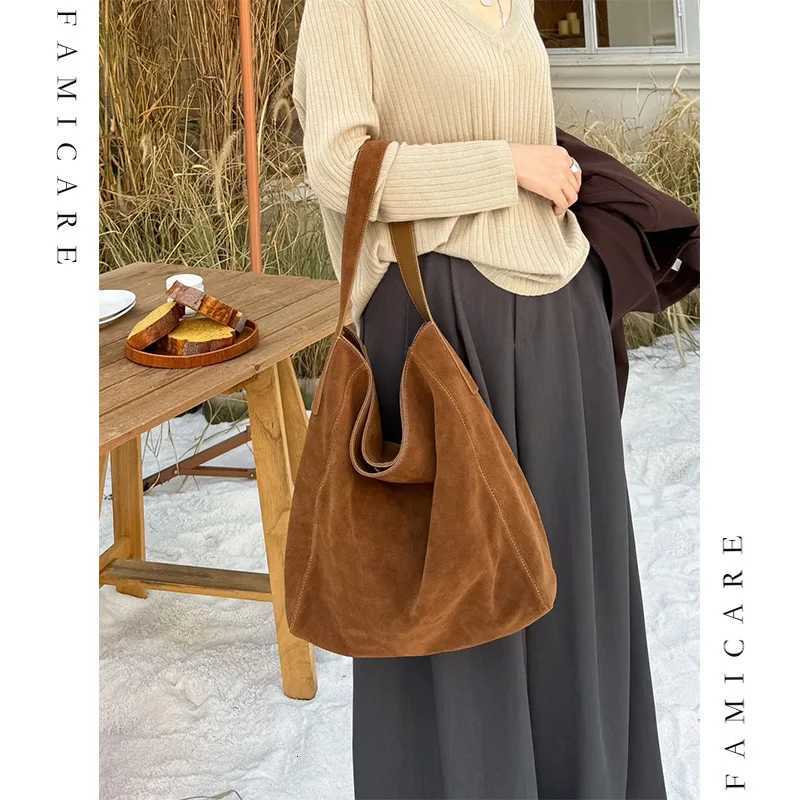 2025 Womens Frosted Leather Tote Bag Large Capacity Soft Suede Bucket Handbag Lady Minimalist Underarm Hobo Shoulder Bag H260306