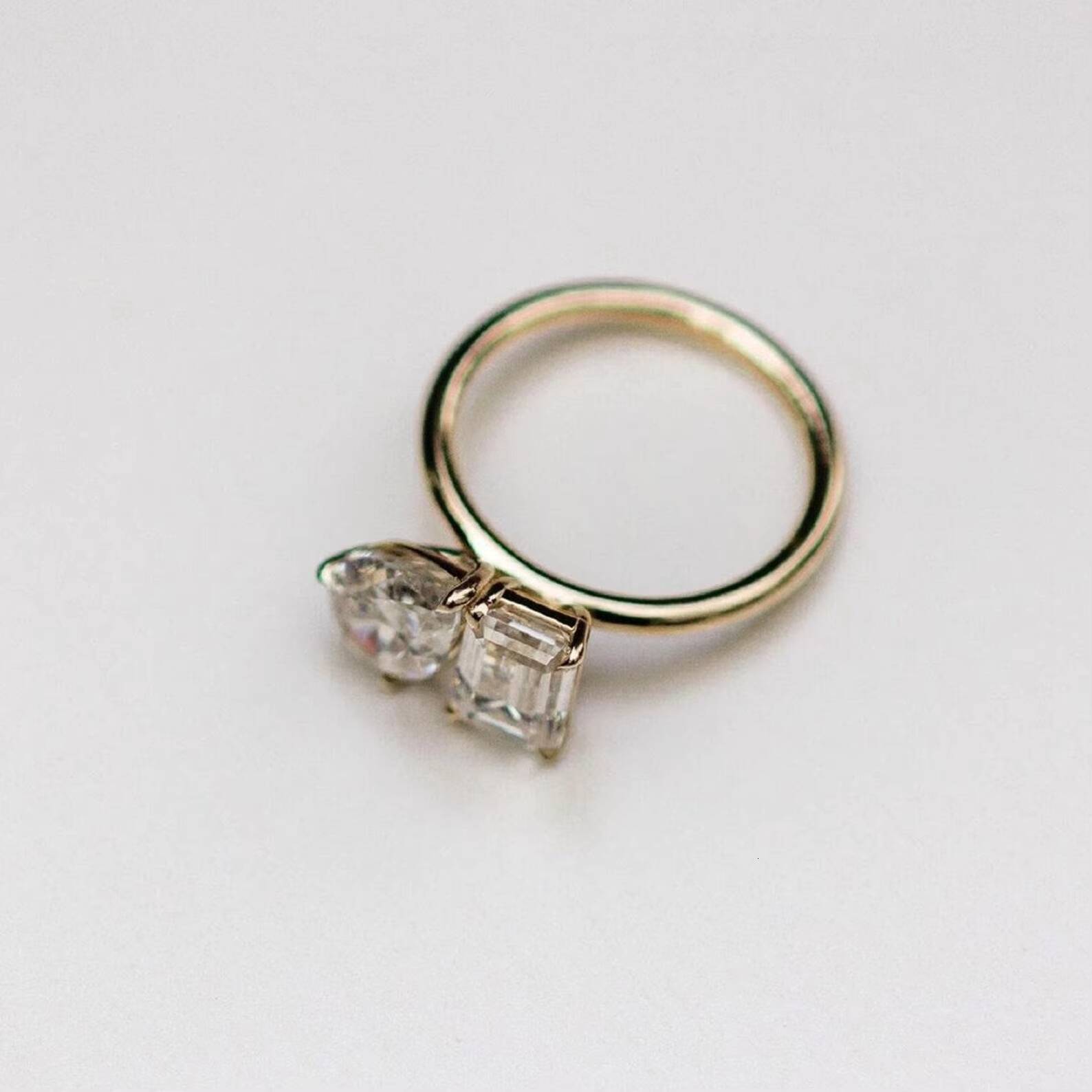 10k 14k 18k Solid Real Gold Vvs Moissanite Diamond Toi Et Moi Engagement Ring Pear Emerald Moissanite Two Stone