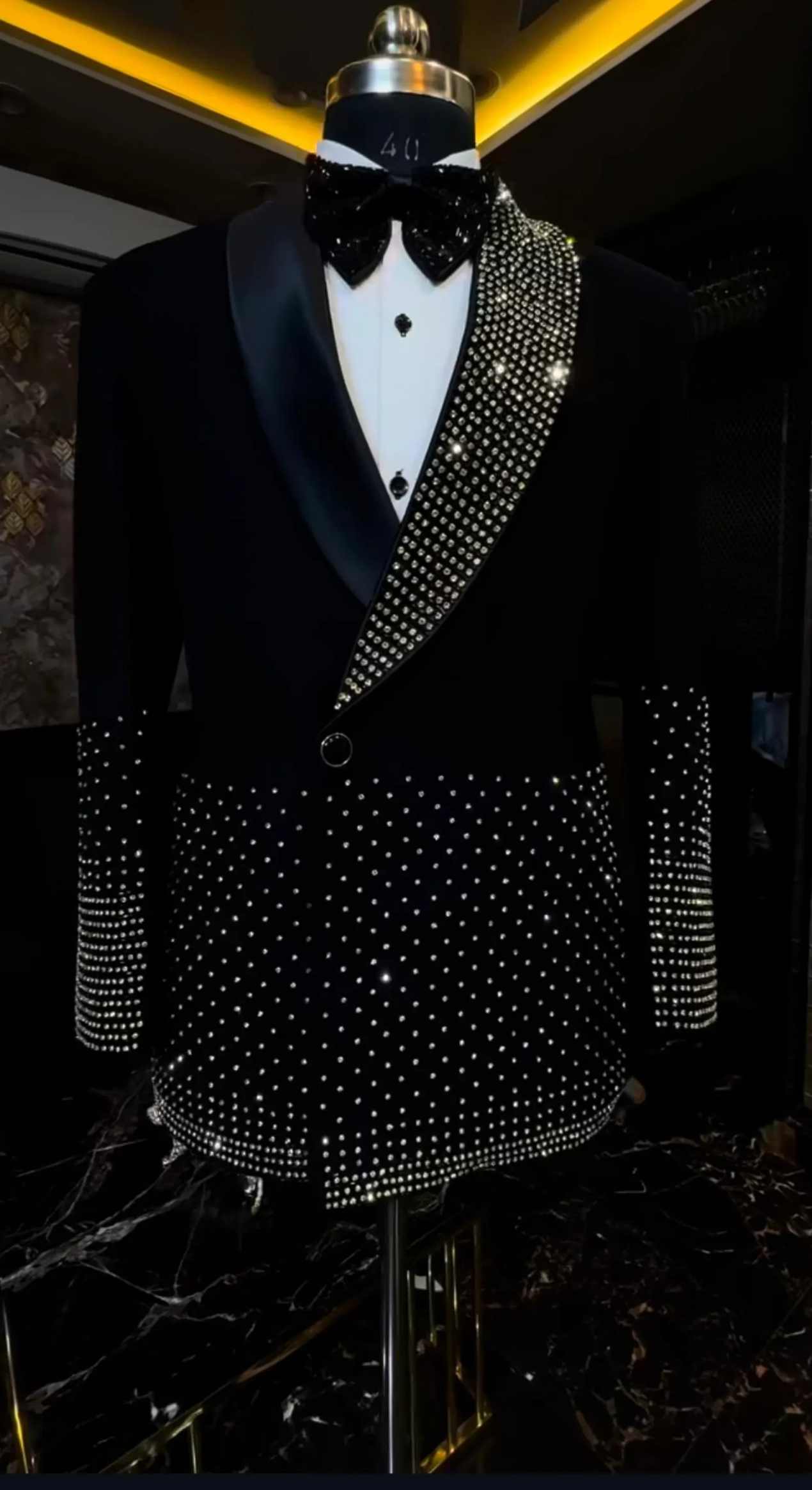 Luxurious Rhinestones Wedding Groom Suit 2-Pieces Blazer Pant Shawl Lapel Formal Occasions Party Customized Ropa Hombre