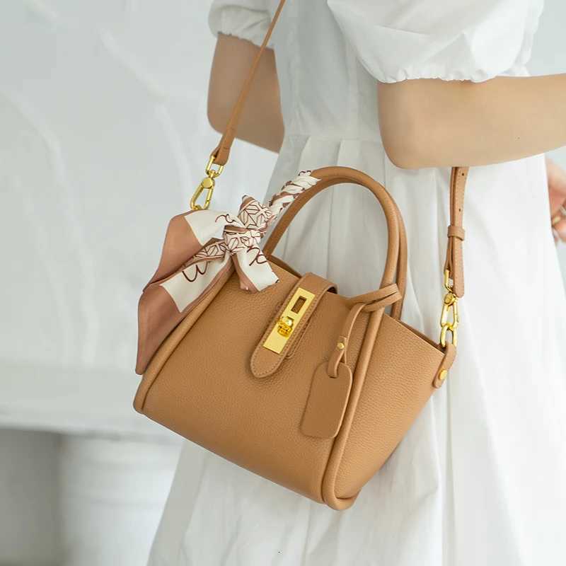 Womens Natural Cow Genuine Leather Shoulder Bag Female High Quality Designer Handbags Ladies Fashion Tote Crossbody Bags H260306
