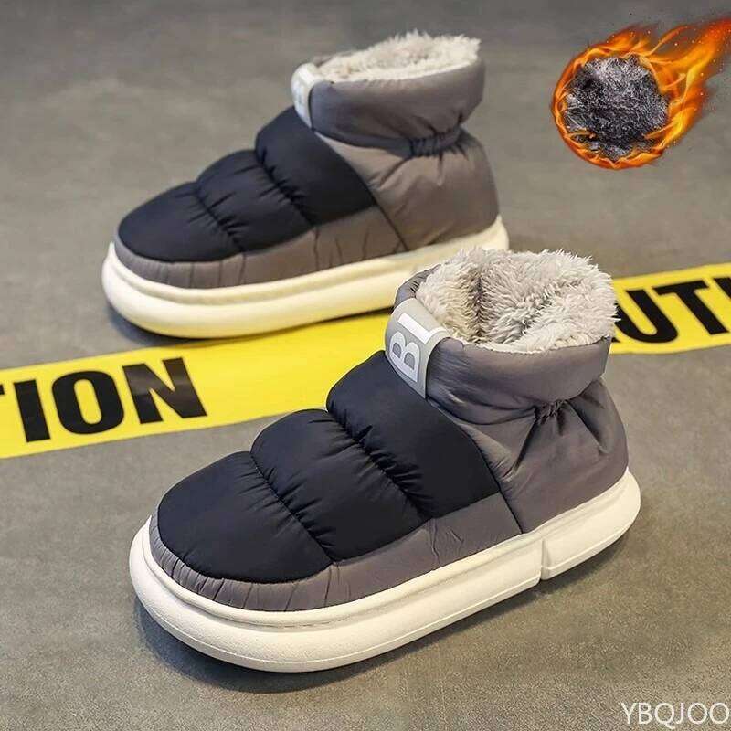 Large Size Autumn Winter Fashion New Item with Plush and Thick Warm Boots for Outdoor Comfort Men's Cotton Shoes