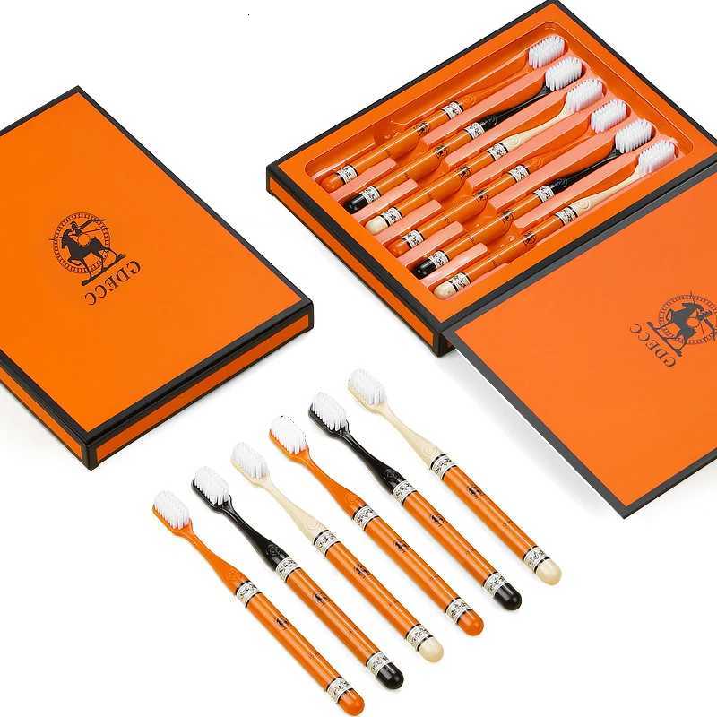 This 6-piece toothbrush set features soft bristles for effective teeth cleaning, making it ideal for adult home oral care and daily use.T260306