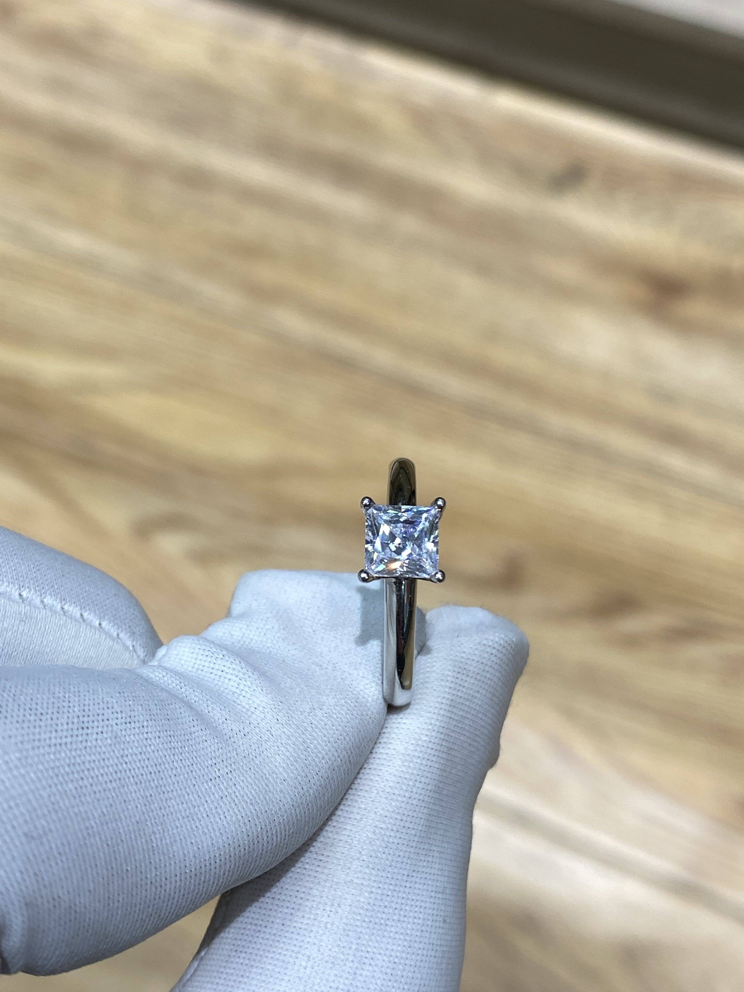 18K Gold Princess Square Lab Grown Diamond Ring Four-claw Setting High-end Elegant Fashion Luxury
