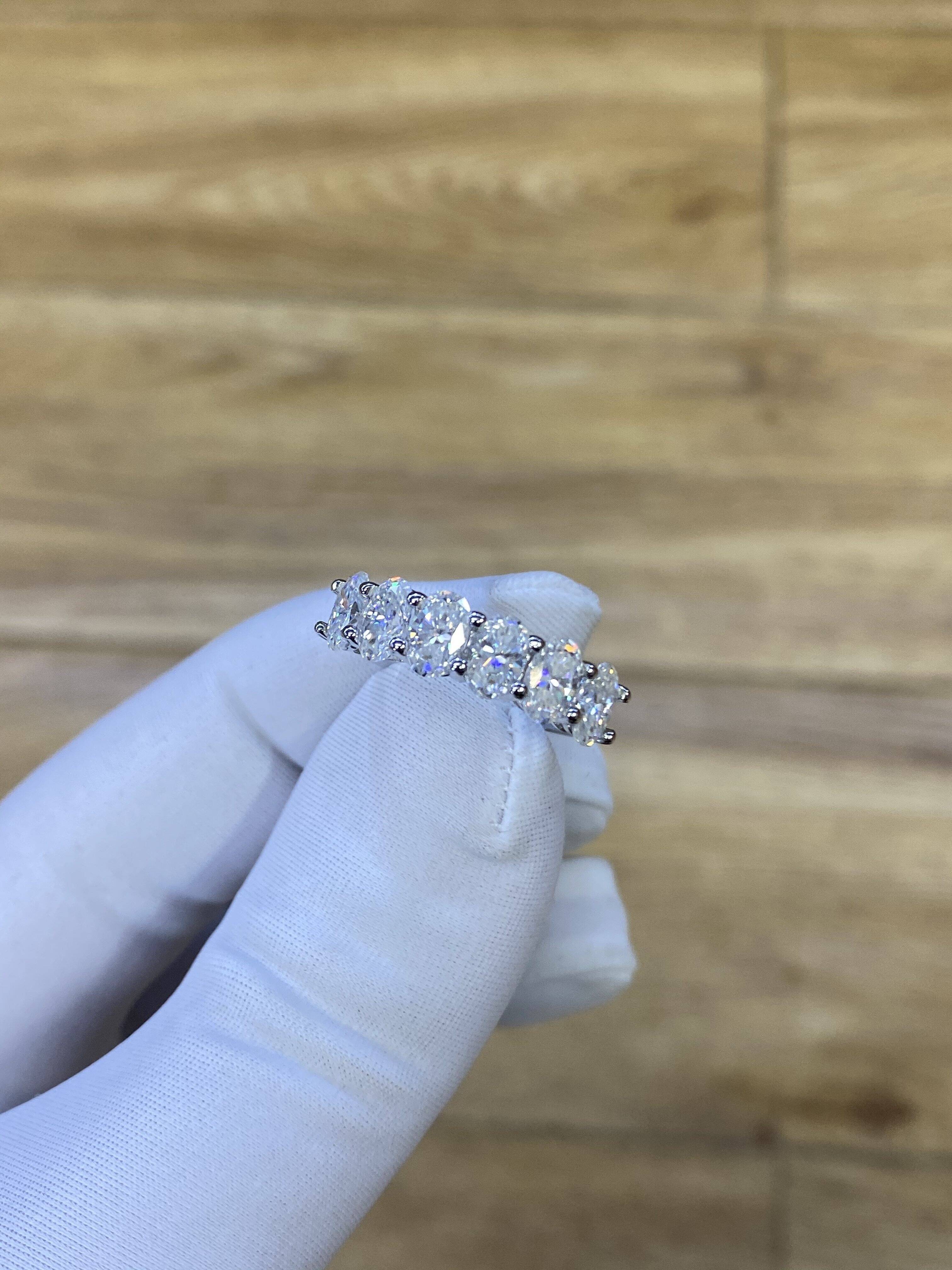 New Oval Seven Princess 18K Gold Row Ring Womens Lab Grown Diamond Tail Ring Fashion Light Luxury Gift for Girlfriend