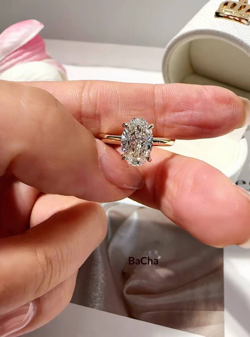 IGI Certified Lab-Grown Diamond Ring 18K Solid Gold Oval Shape Four-Prong Womens Wedding Ring