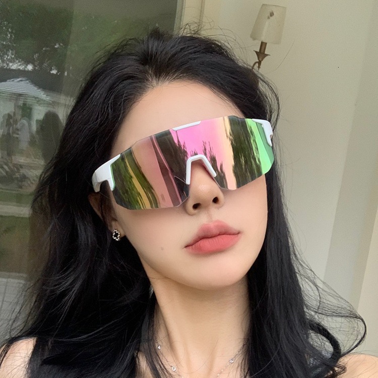 Luxury New Fashion Bicycle Sunglasses Designer Sunglasses Outdoor Sunglasses Large Frame Goggles Mountain Skiing High End Sunscreen Sunglasses Wholesa