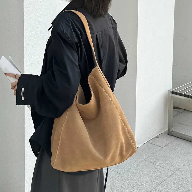 2025 Womens Frosted Leather Tote Bag Large Capacity Soft Suede Bucket Handbag Lady Minimalist Underarm Hobo Shoulder Bag H260306
