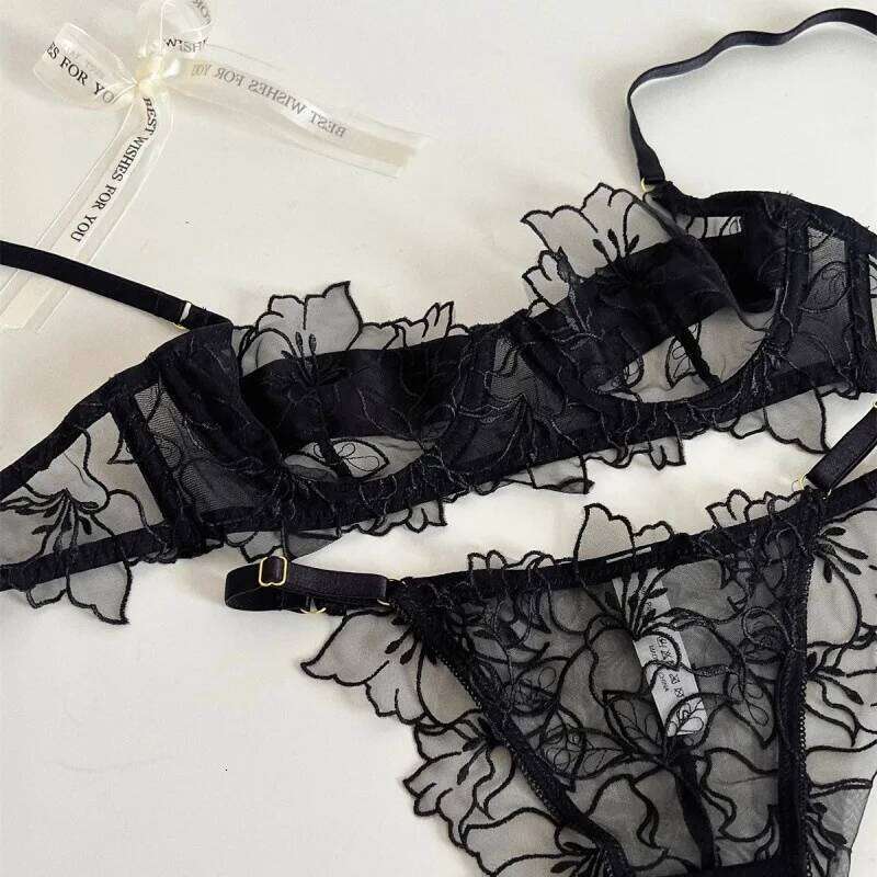 Sexy Lace Lightweight Bra Soft Underwire for Lift and Support Prevents Sagging Exquisite Embroidered Lingerie Two-Piece Set