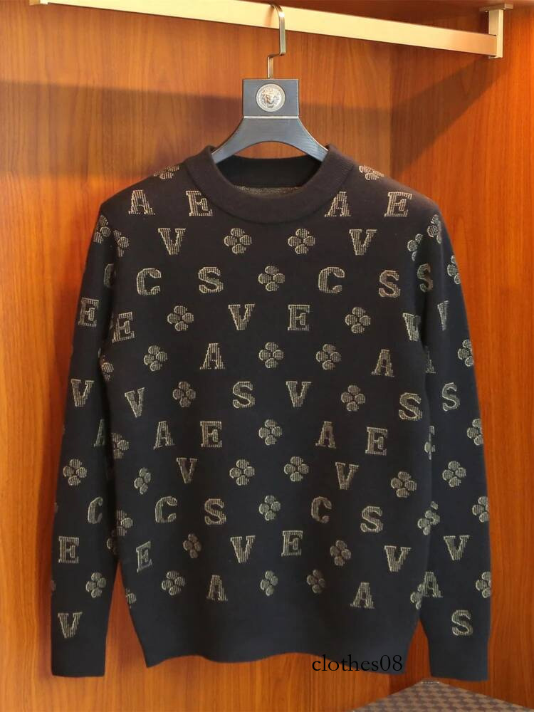 Men's Autumn Winter Thiened Woolen Sweater round Ne Letter Embroidery Faion High End Knitted irt Modern Sle Base Layer