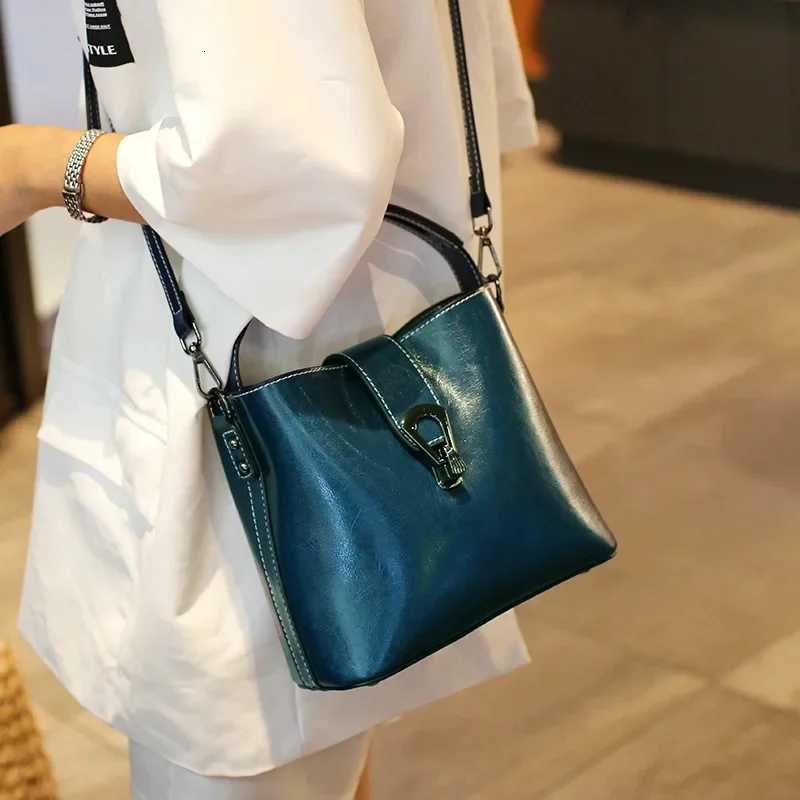 100 Genuine Leather Women Handbag Crossbody Bag Ladies 2025 Shoulder Bag Commuter Shopping Bag for Women H260306