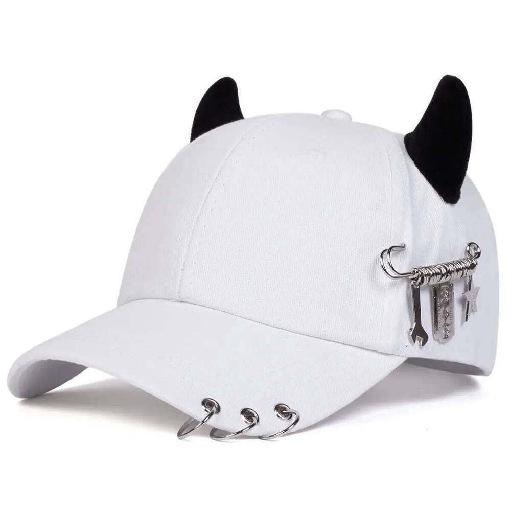 Personalized cow horn iron ring baseball versatile student curved brim duckbill cap for men and women street hip-hop Y260304