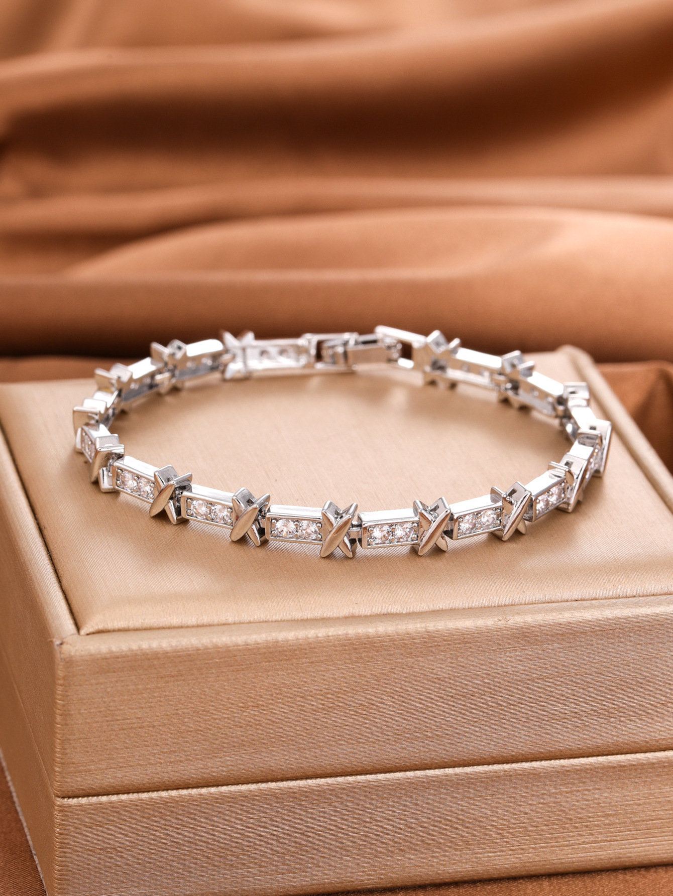 Bracelet Niche Design Light Luxury Zircon Bracelet For Women Ins Cold Style Personality Bracelet Fashion High-End Versatile Best Friend Jewelry Bracel