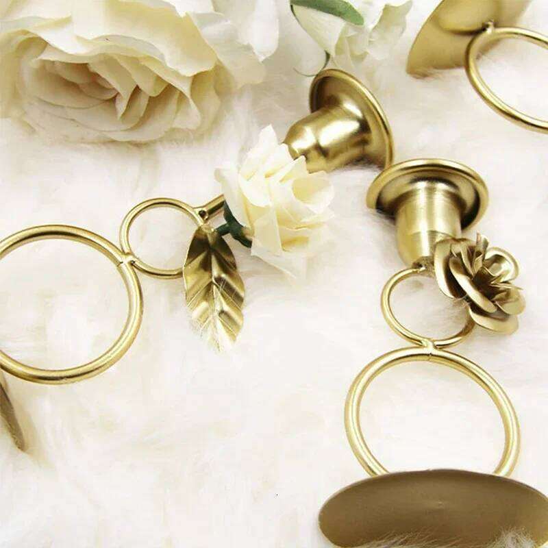 Nordic Rose Candlestick Metal Iron Crafts Wedding Candelabrum Flowers Ring Wax Candle Stand Dining Table Center Piece Decoration XJ260305
