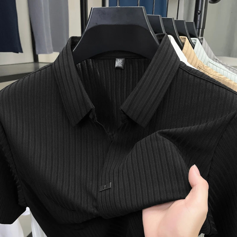 High quality personality texture stripe short sleeve polo shirt summer ice silk breathable buttonless mens solid color T-shirt 260304