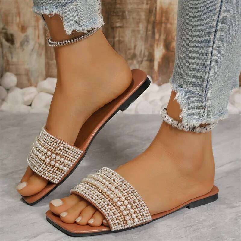 Summer 2025 new fashionable casual women's shoes, plus size comfortable pearl decoration solid color flat slippers