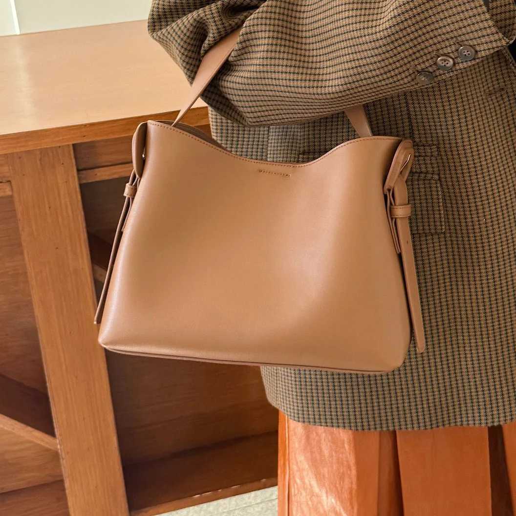 Genuine leather Tote bag 2025 new large capacity one-shoulder crossbody bag cowhide fashion commuter womens handbag H260306
