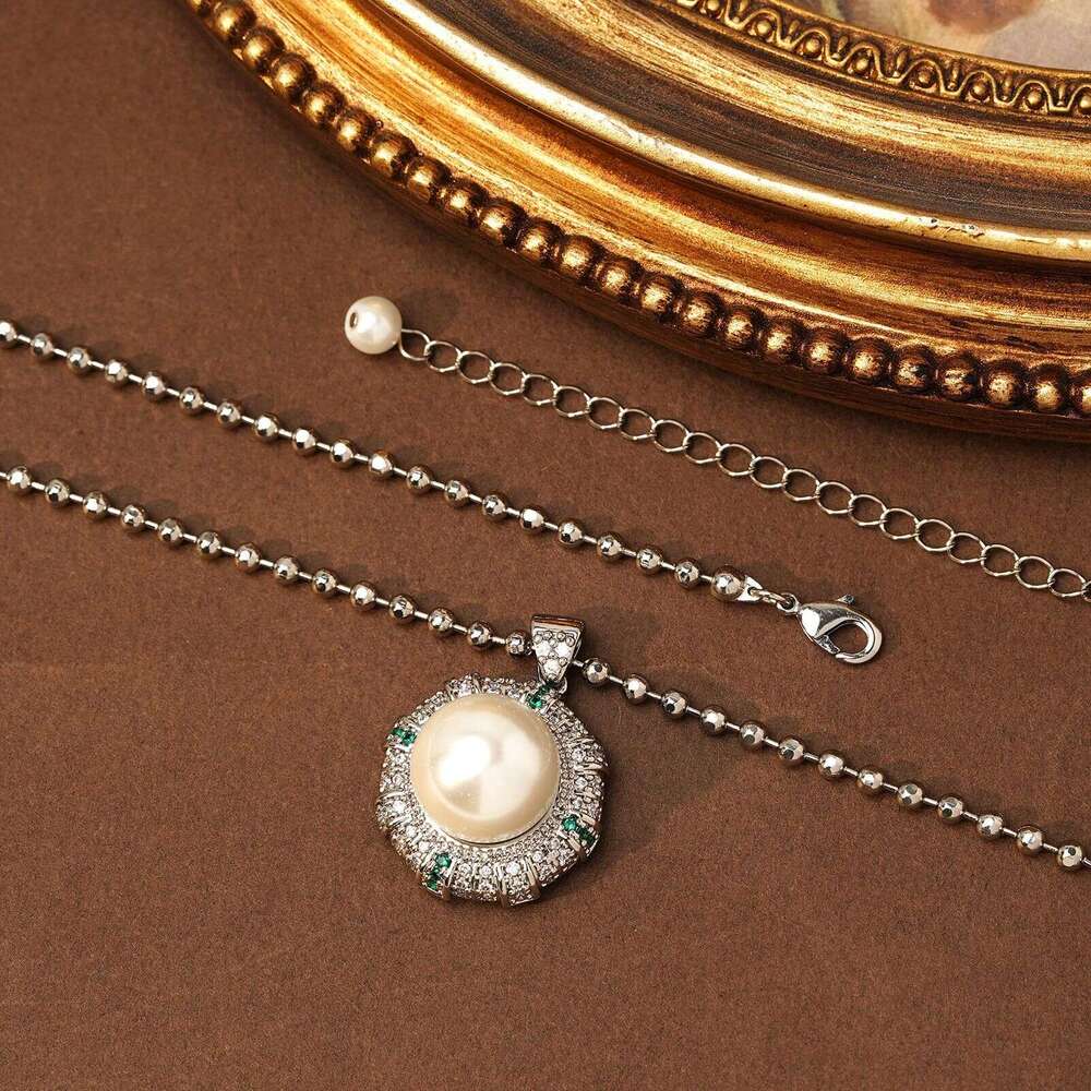 Vintage Fashion Elegant Glass Pearl Women's Simple Copper Inlaid Zircon Eight-Pointed Star Geometric Necklace Earrings Set High-Quality