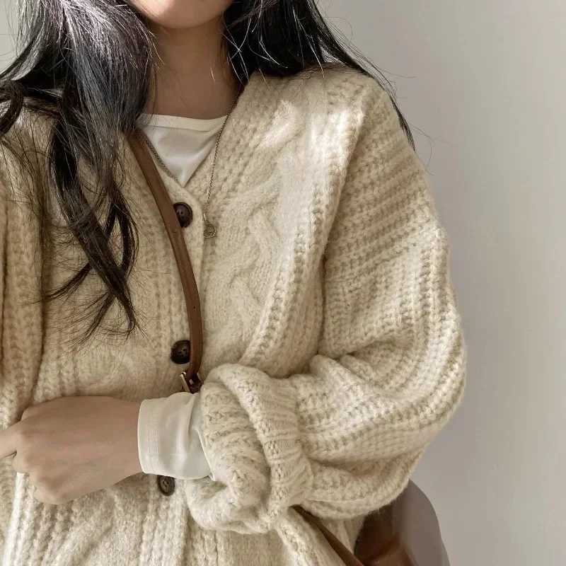 2024 French Retro Twist Cardigan sweater Women Spring and Autumn New Gentle Sle Lazy Loose V-neck All-Match Knitted Outerwear M260306