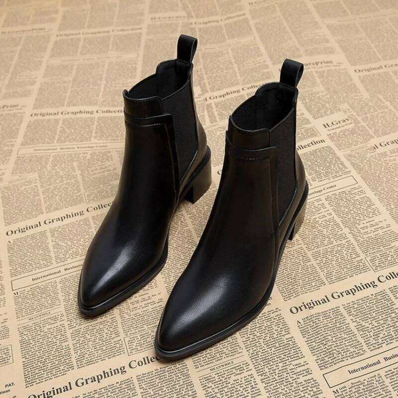 2025 New Women's Chelsea for Autumn/Winter - Pointed Toe Ankle Boots, Leather Mid-Heel Pumps, French Retro Short Boots