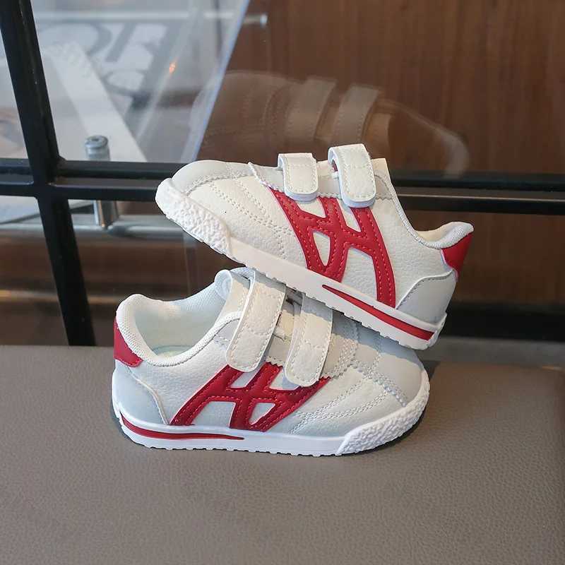 These 2026 spring and autumn kids' casual sneakers are lightweight, breathable, and non-slip, ideal for both boys and girls as walking and runnin