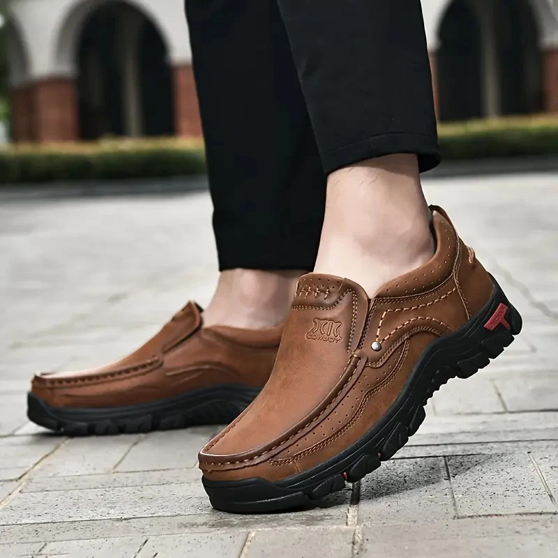 Handmade Leather Men Shoes Casual Outdoor Slip On Loafers Men Leather Shoes Flats Moccasins Walking Shoes Non-Slip Drop 260305