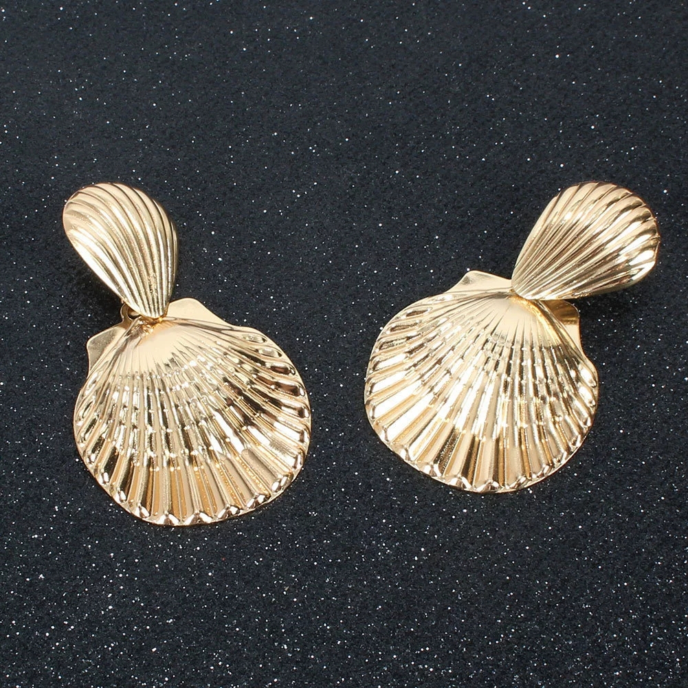 Chic Vintage-Inspired Shell Ear Studs | Durable Metallic Earrings for Her