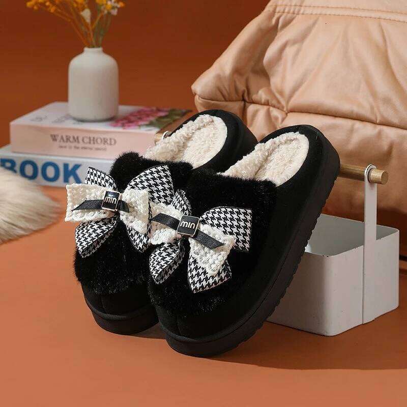 2025 Winter New Thick Bottom Indoor Outdoor Warm and Comfortable Slippers with Grid Tie Design Fashionable Cotton Shoes