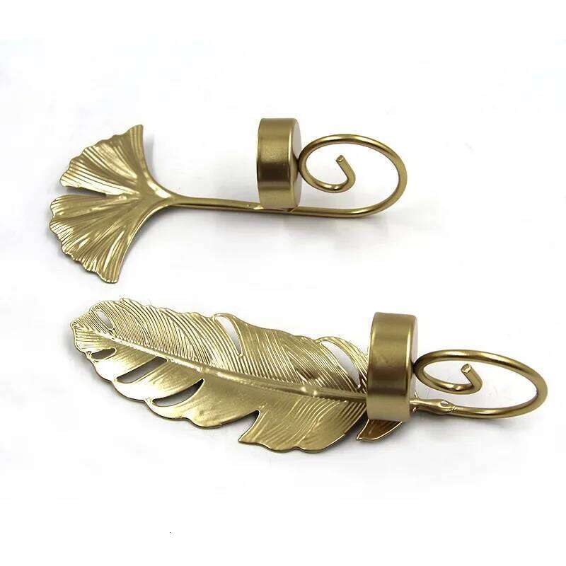 Leaf Wall-mounted Candlestick Romantic Candle Holder Luxury Metal Aromatherapy Sconce Bedroom Iron Art Wall Hanging Decoration XJ260305