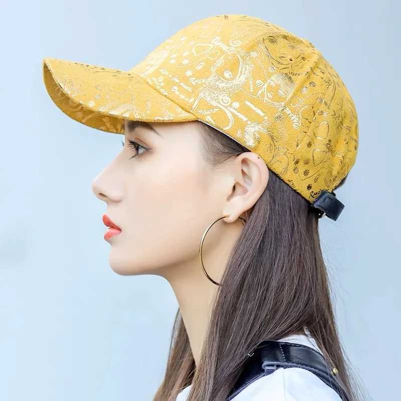 New Trend Reflective Korean Fashion Men Women Baseball Hats VELOUR LEATHER Comfortable Versatile Unisex Printing Outdoor Outings S260306