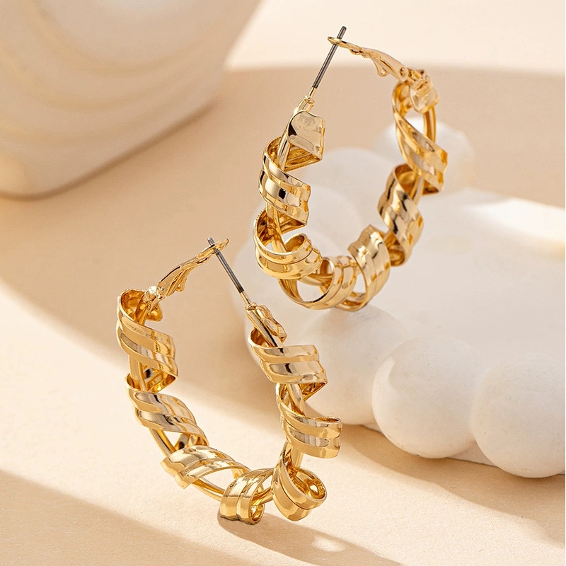Elegant Spiraled Ear Cuff Accessories for Women Modernist Luxury Statement Earring Set