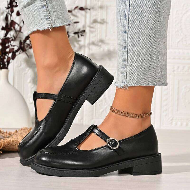 2026 New Women's One Word Buckle Flat Follow Simple Solid Color Classic Casual Shoes