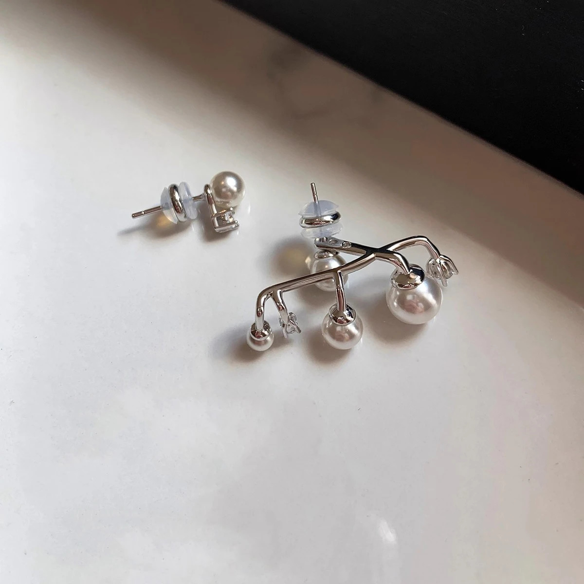 Light Pearl Stud Earrings Sweet Ear Stud For Women Fashion Party Wedding Brid Jewelry Gift 260303