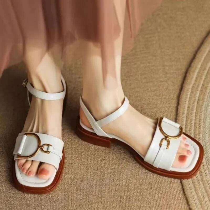 2025 Summer New Flat Bottom Roman Buckle Sandals with Non Slip Rubber Soles Fashion Women's Shoes