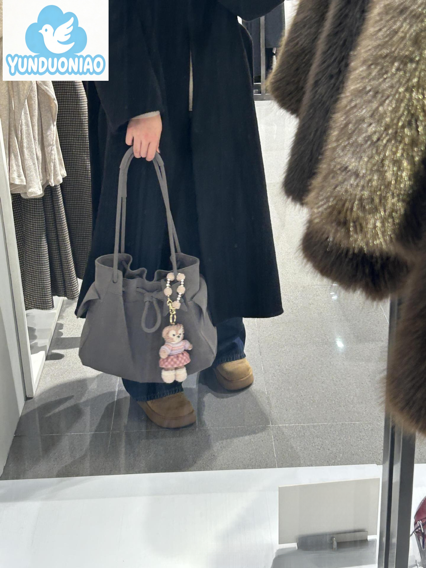 YUNDUONIAO new pattern soft leather drawstring bag, large capacity commuting handbag, casual cloud bag, women's hand-held shoulder bag