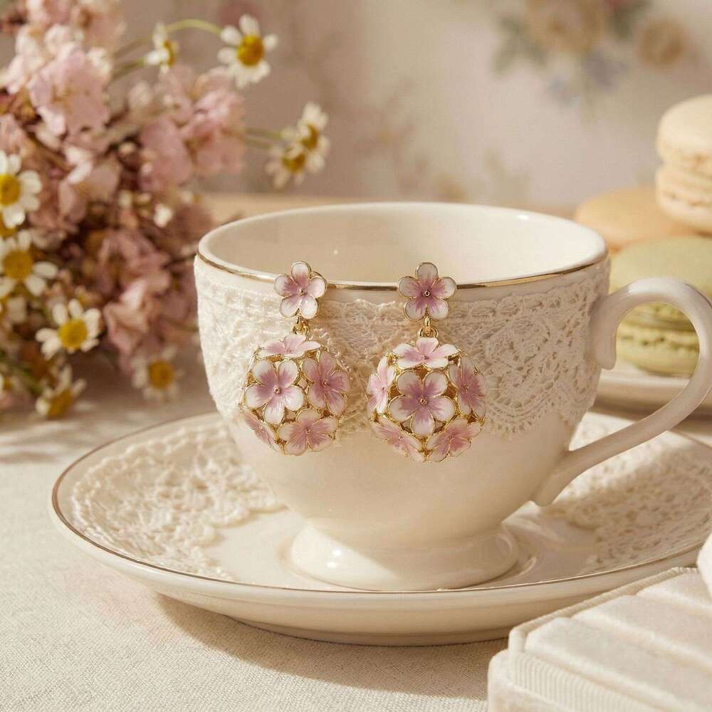 Qingdao Vintage Plant Design Earrings, Hollow Flower Ball, Fashionable Versatile, Sweet And Luxurious, High-End Feel For Women High-Quality