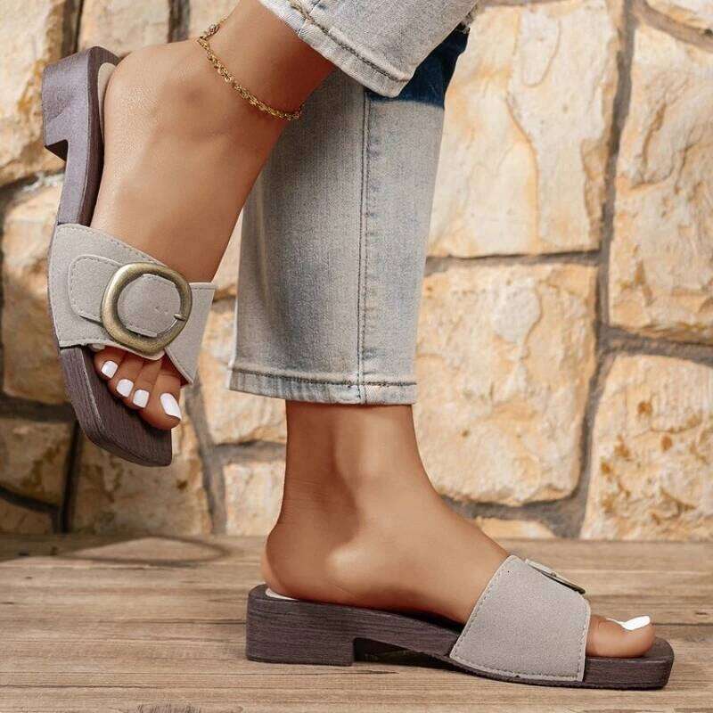 Ladies 2026 Summer New Fashion Elegant Open Toe Round Head Metal Decorative Slippers Beach Casual Women Sandals