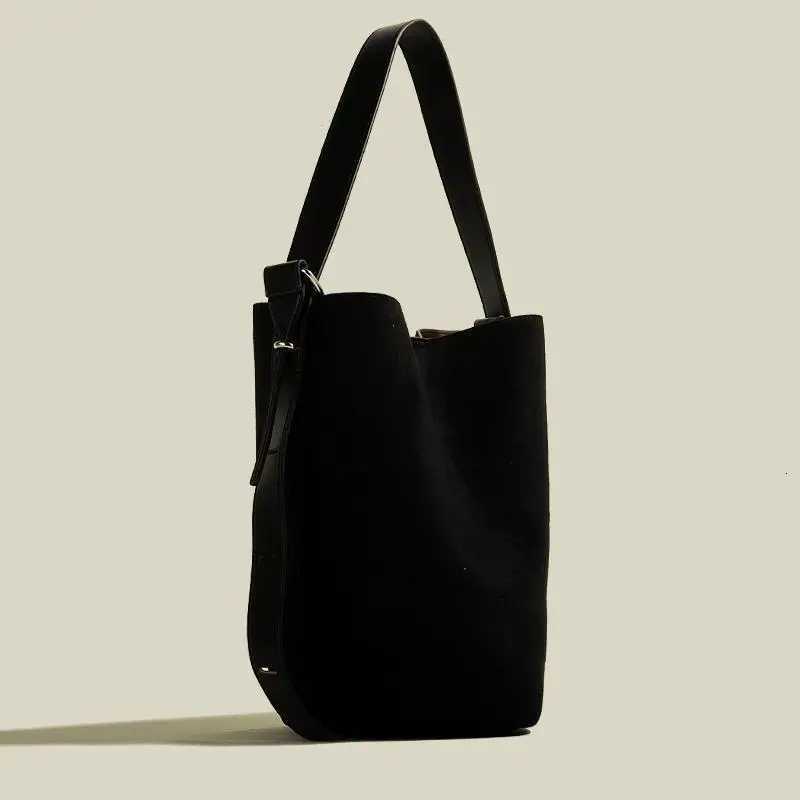 2025 New Fashion Frosted Suede Bucket Shaped Large Capacity Simple And Versatile Single Shoulder Women Bag Trendy H260306