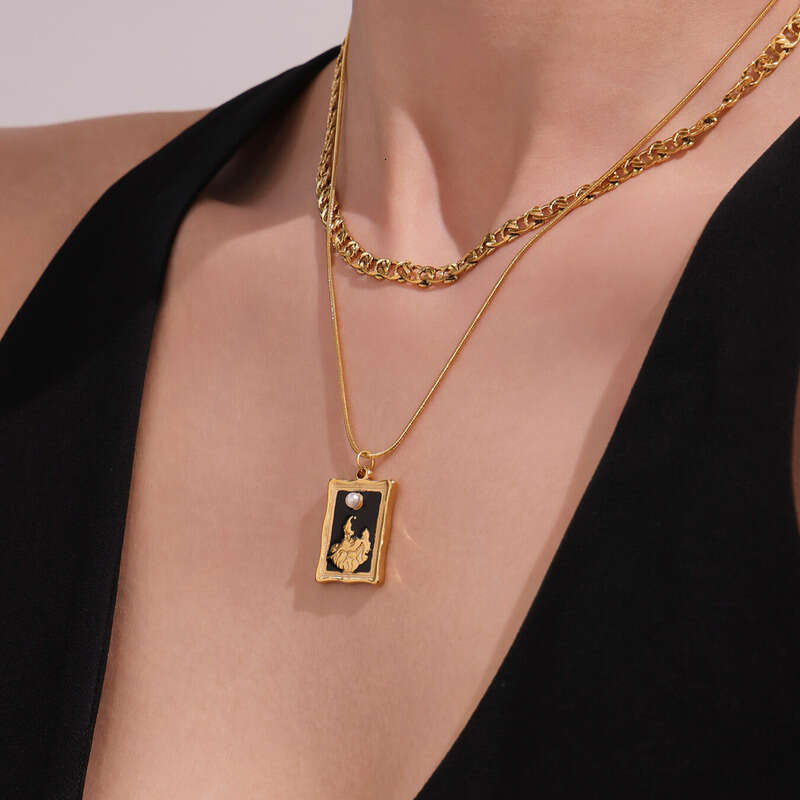 Women's Vintage Necklace: Stainless Steel Pendant Necklace, Double-layered Collarbone Chain 18k Gold Plated Fashionable Unique Versatile Unisex D - view 4