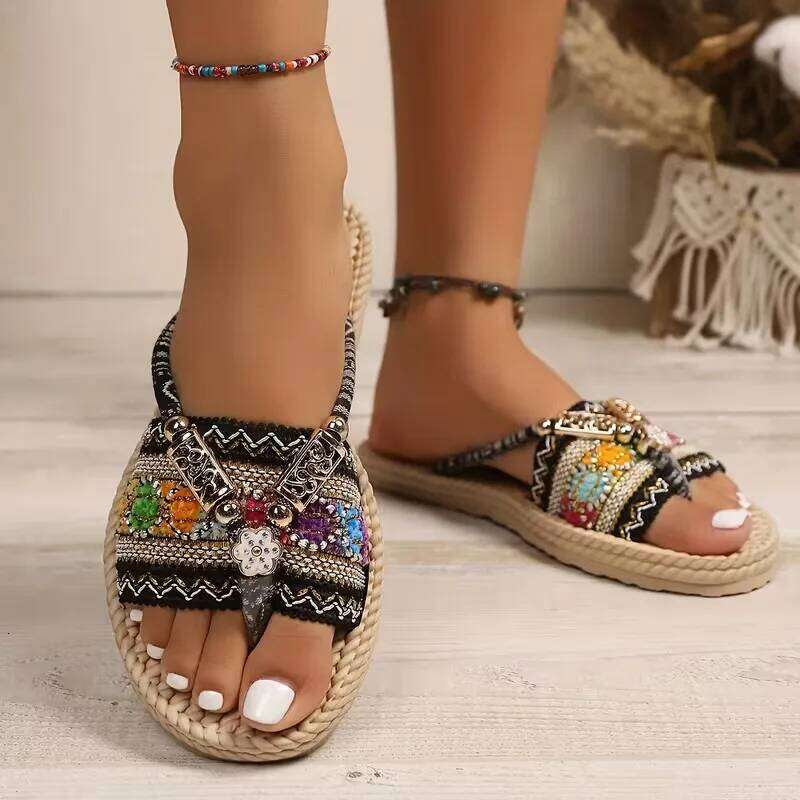 2026 Summer New Flat Women's Fashion Casual Shoes Outdoor Wear resistant Lightweight Sandals