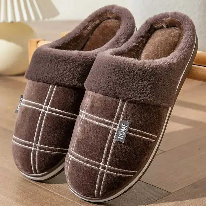 Men Home Slippers Plaid Memory Foam Winter Plush Male Indoor Shoes Warm Soft Non-Slip Slippers Black Large size 50-51 Fashion S260305