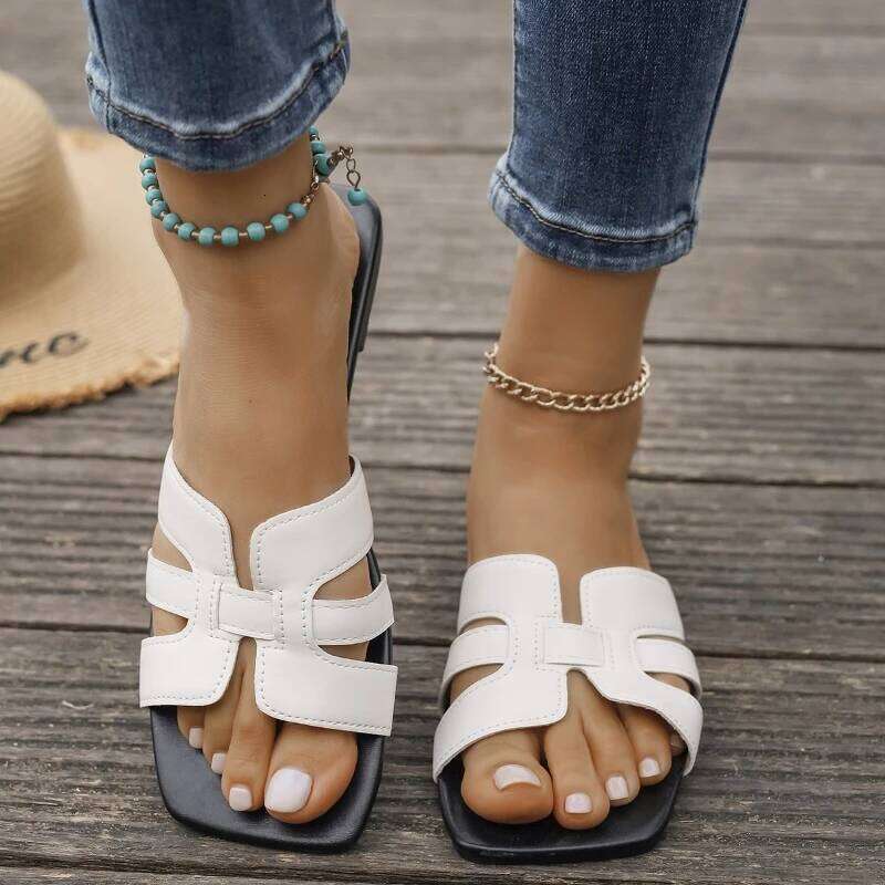 2025 Summer New Solid Color Lightweight Square Open toed Casual Slippers Women's Flat Sandals