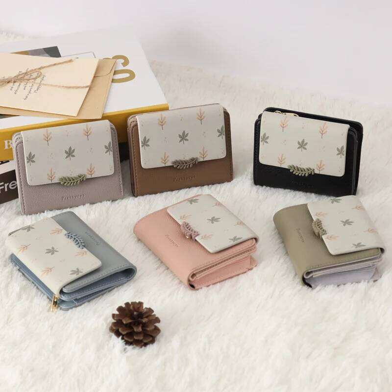 Maple Leaf Print Women Small Wallet Zipper Coin Purse Ladies Short Wallets Female Mini Square Money Bag PU Leather Card Holders C260304