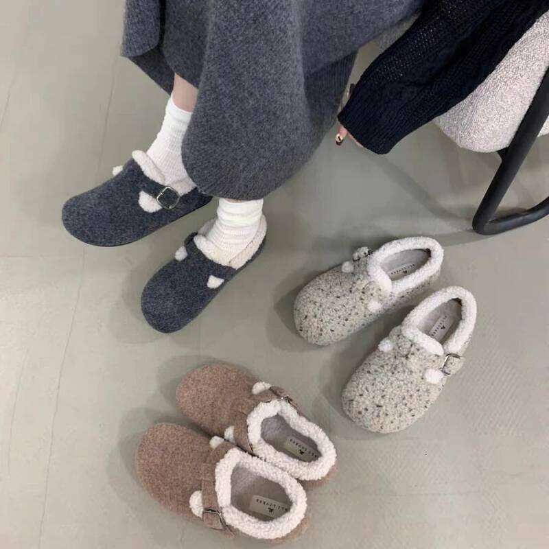 2025 Winter New Women's Comfortable and Fashionable One Step Flat Warm Plush Casual Shoes