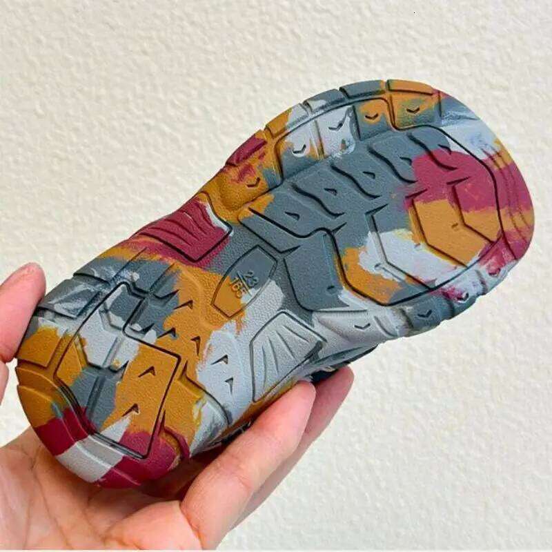 Children's Sports 2026 Autumn New Rotating Buckle Boys' Outdoor Mountaineering Shoes Girls' Soft Sole Fashion Casu 26Y0304