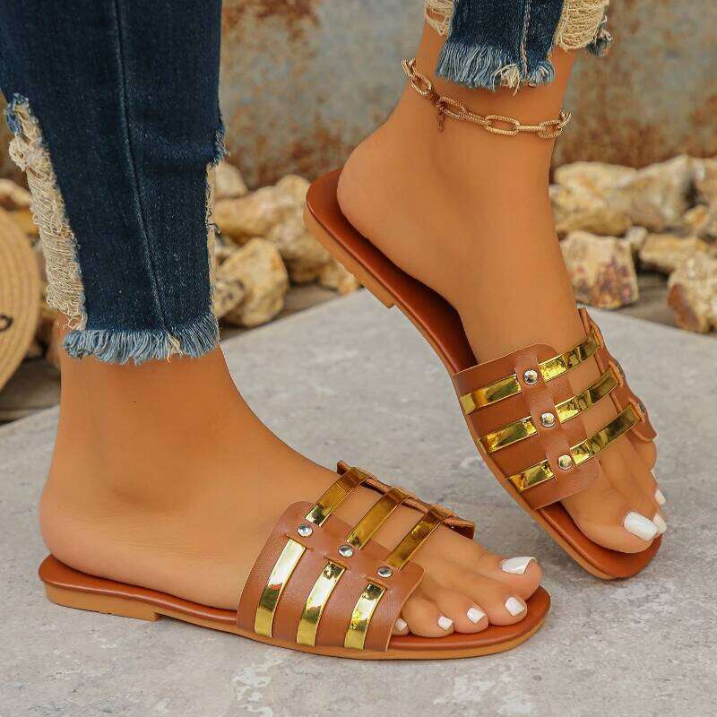 2025 Summer New Women's Fashion Versatile Slippers with Retro Hollow Design for Comfortable Cooling